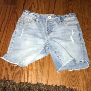 Girls Levi’s jean shorts